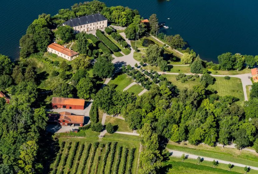 Grönsöö Castle, Sweden